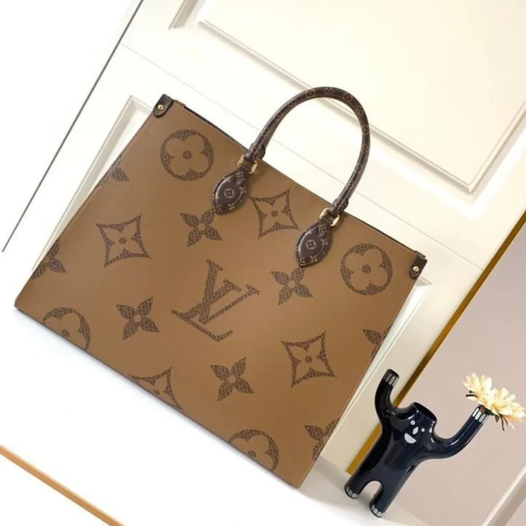 Casual Onthego Tote With Wooden Handle Handbag For Women