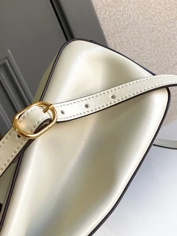 Gucci   Luxury Bags  1012