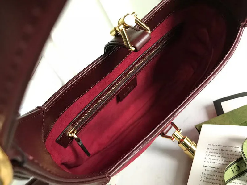 Gucci   Luxury Bags  1041
