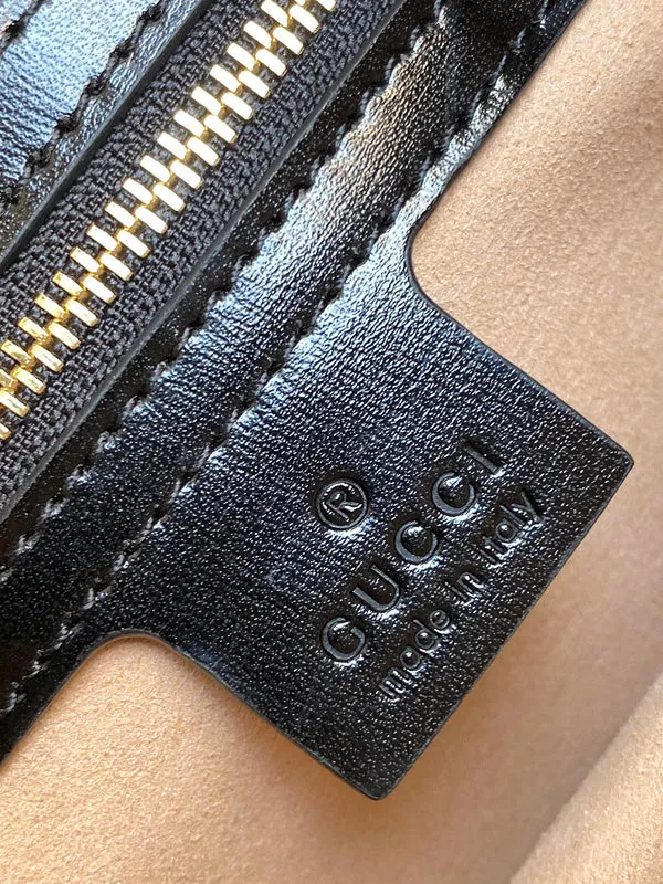Gucci   Luxury Bags  1053