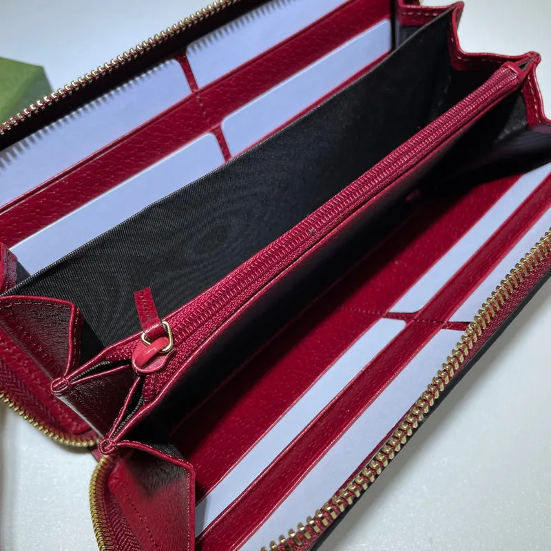 Gucci   Luxury Bags  1333