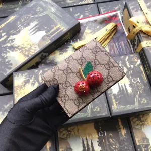 Gucci   Luxury Bags  888