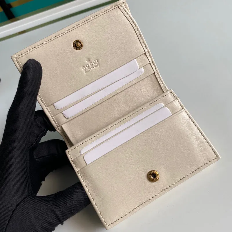 Gucci   Luxury Bags  929