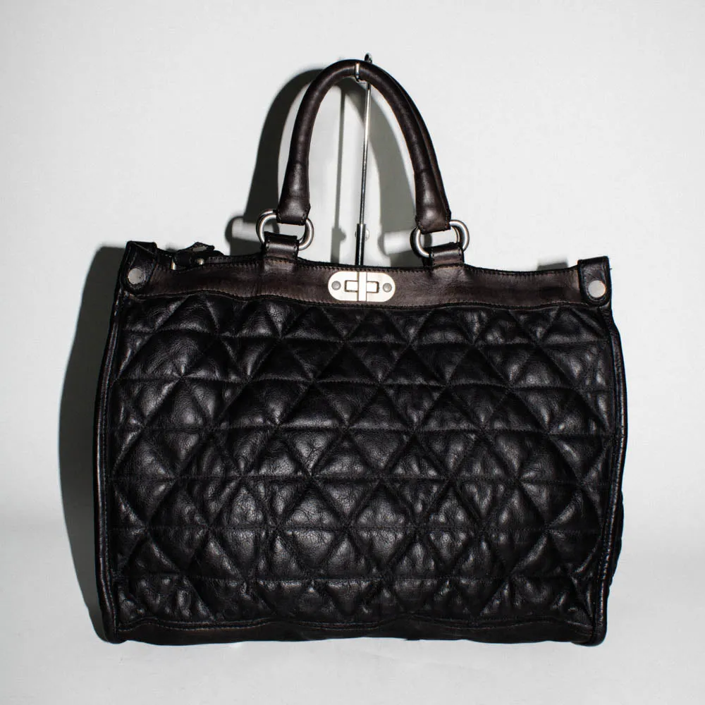 Vive La Difference - Glamour Pad (Black)